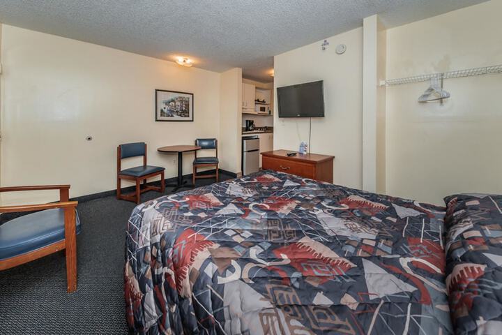 Room 32 of 38