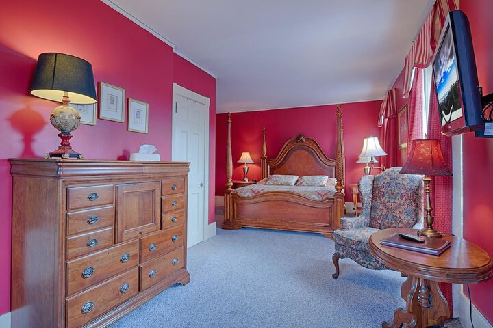 Room 8 of 34