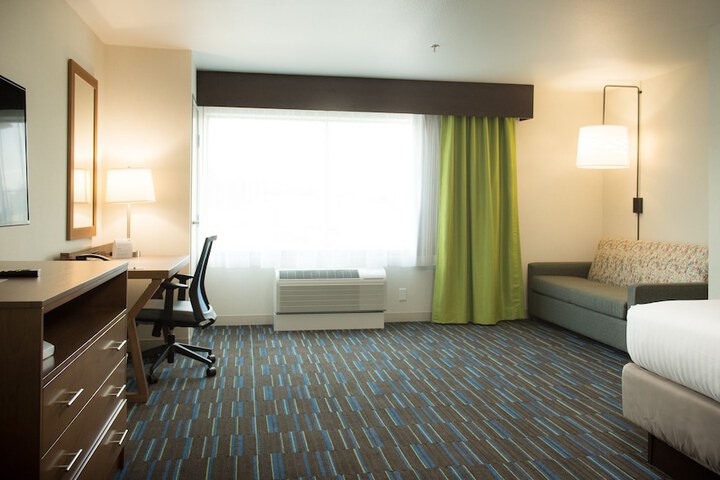 Room 9 of 30