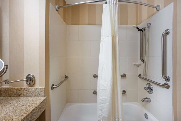 Best Western Plus University Park Inn & Suites