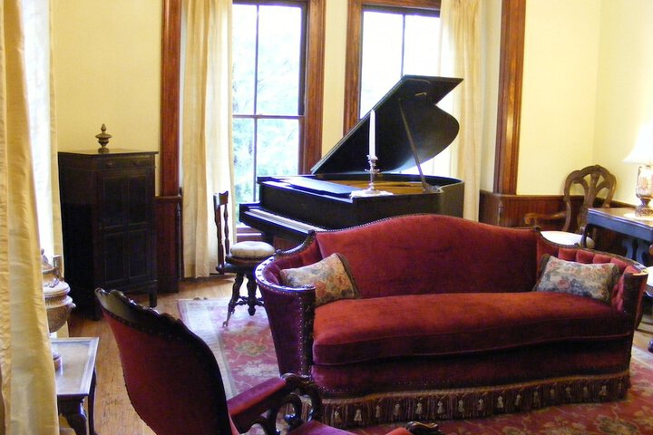 Adair Manor Bed & Breakfast