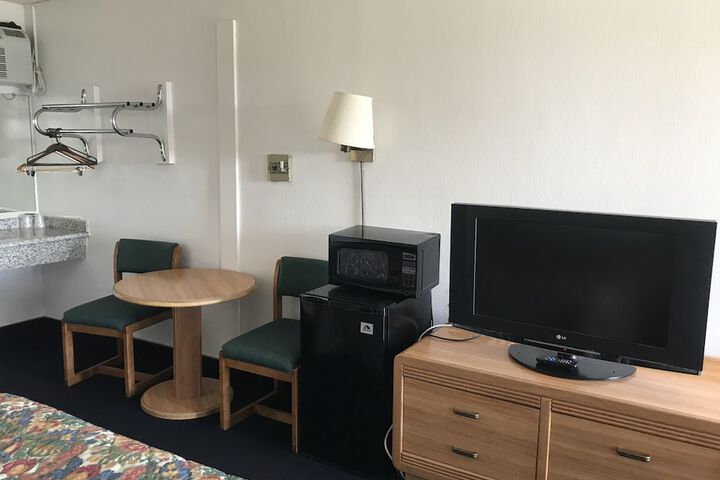 Room 70 of 80