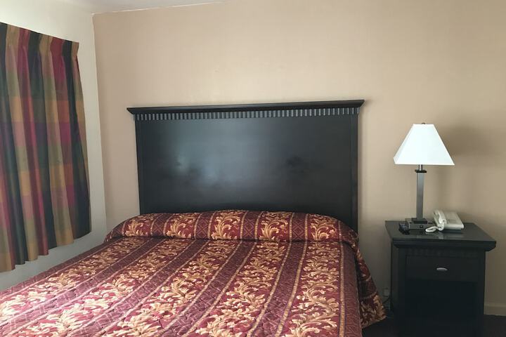 Room 9 of 25