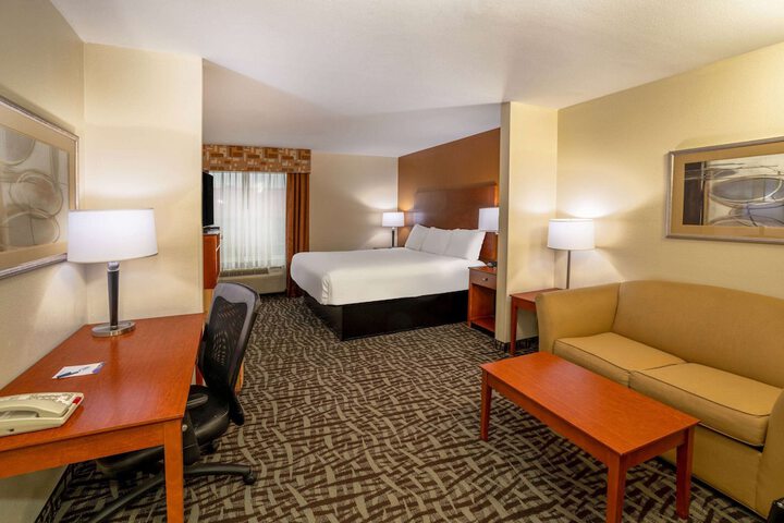 Room 19 of 28
