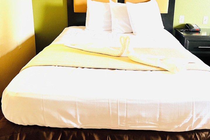 Room 33 of 43