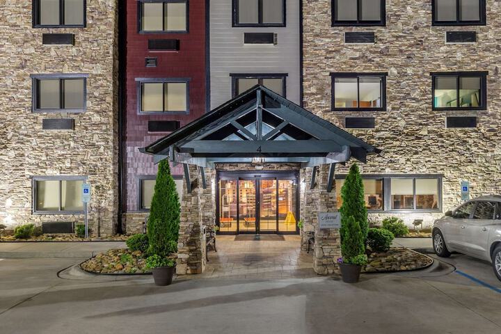 Hotel 4 of 118
