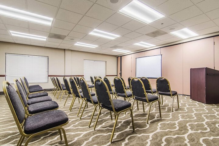 Quality Suites Graham - Burlington South