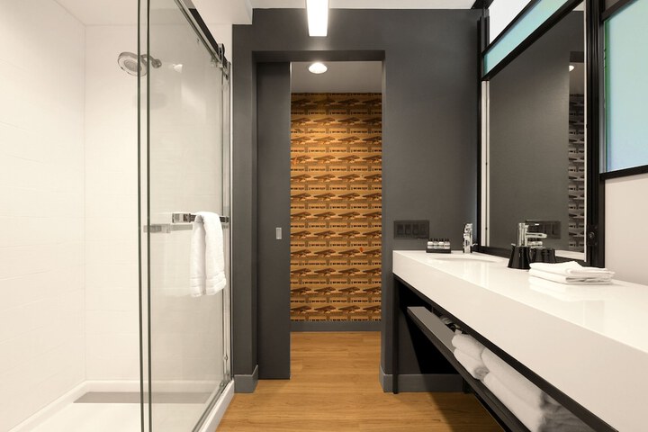Room 11 of 26