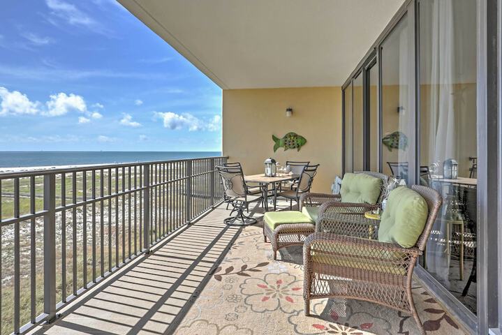 Beachfront Bliss on Dauphin Island w / Pool Access!