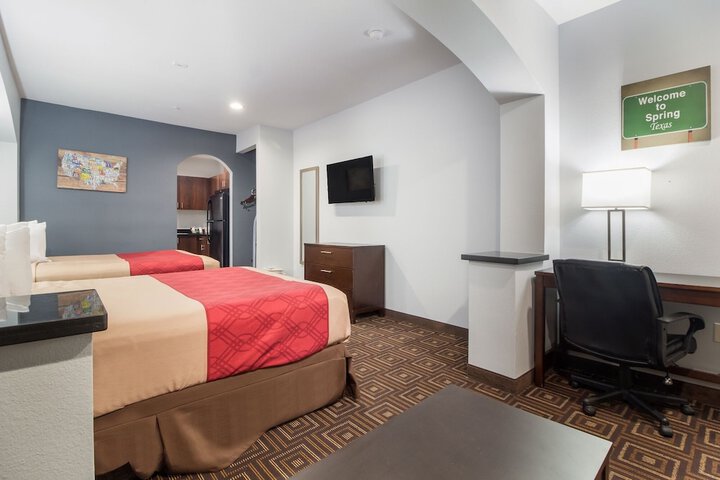 Room 4 of 12