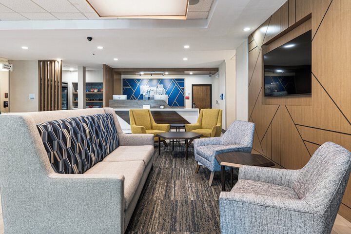 Holiday Inn Express & Suites Buford NE - Lake Lanier by IHG