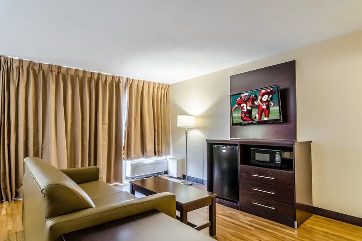 Red Roof Inn PLUS+ Wichita East