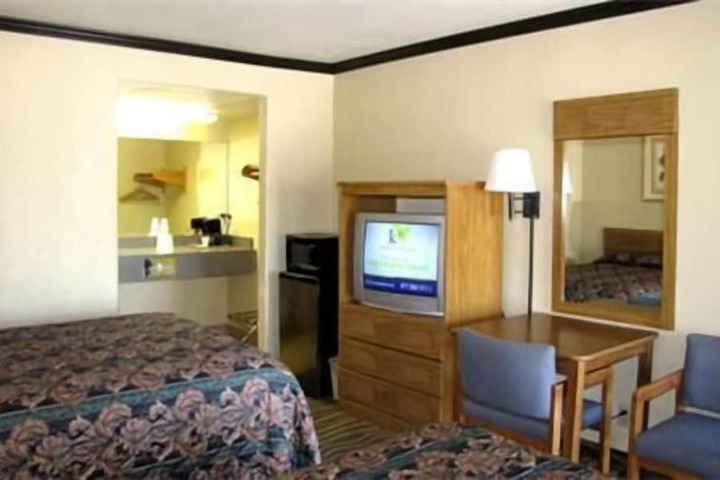 Room 3 of 19