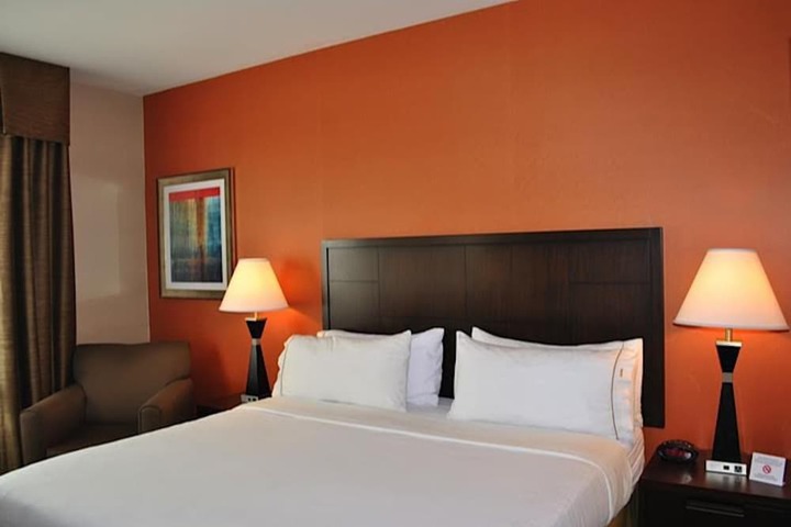 Room 9 of 35