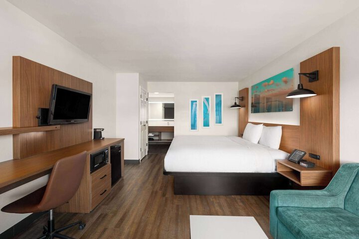 Room 34 of 38