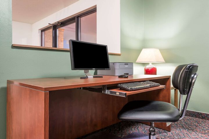 Business Center 16 of 16