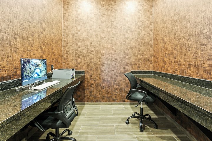 Business Center 99 of 99