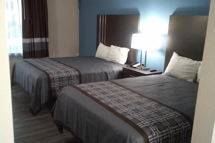 Room 27 of 34