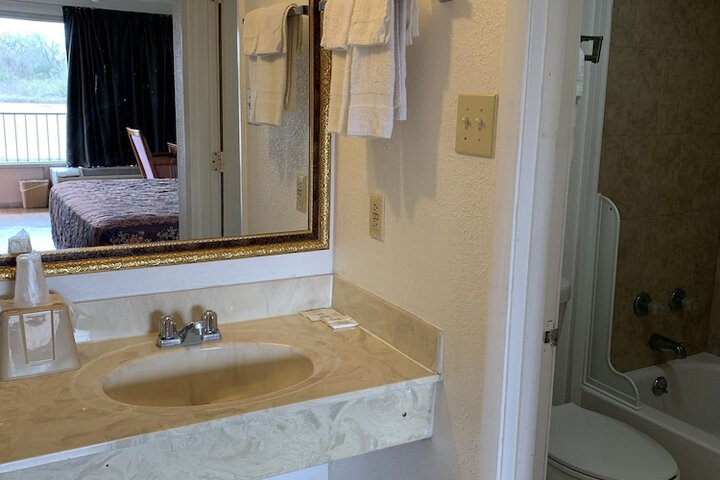 Baton Rouge West Inn