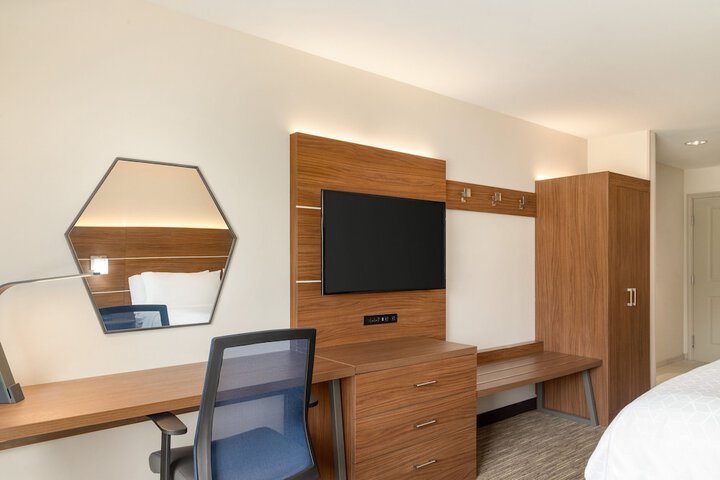 Room 12 of 62