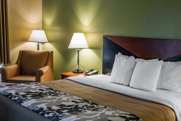 Room 43 of 61