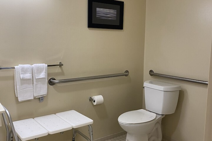 Room 16 of 18