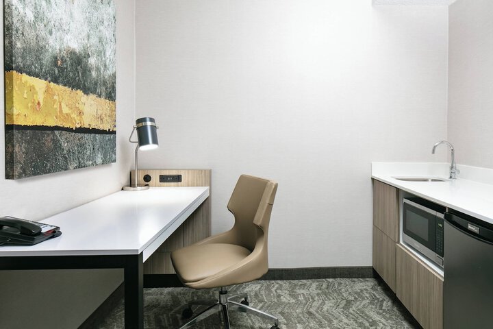 Room 17 of 30