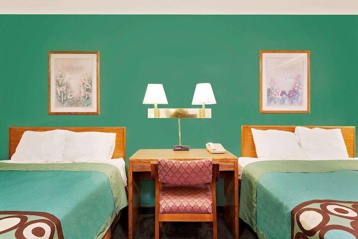 Room 10 of 23