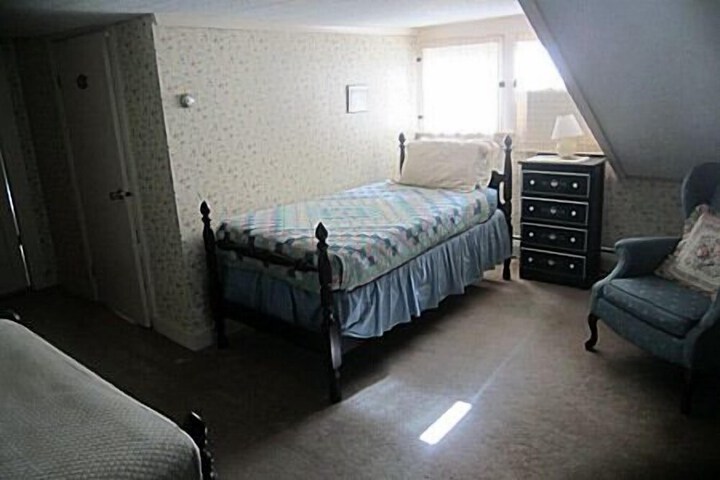 Room 23 of 27