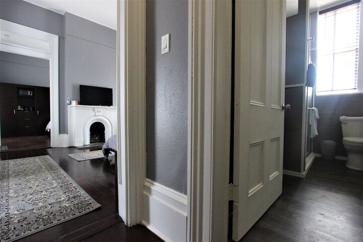 Room 65 of 171