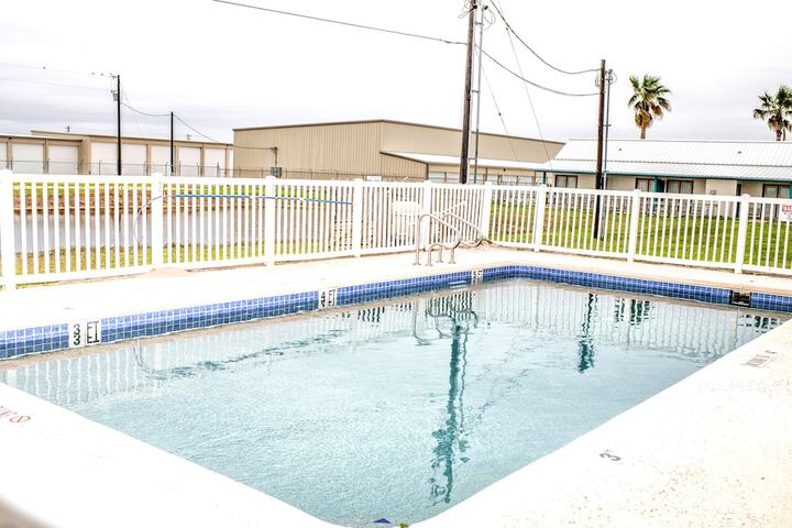 Pool 6 of 29