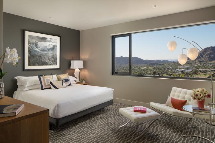 Room 46 of 122