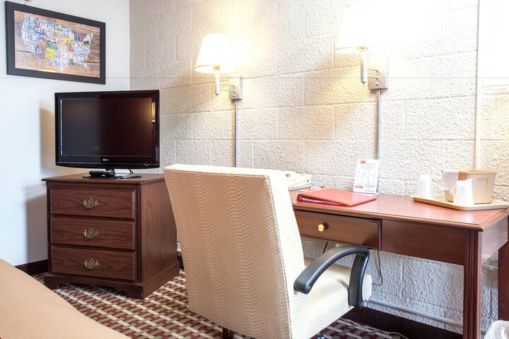 Room 15 of 36