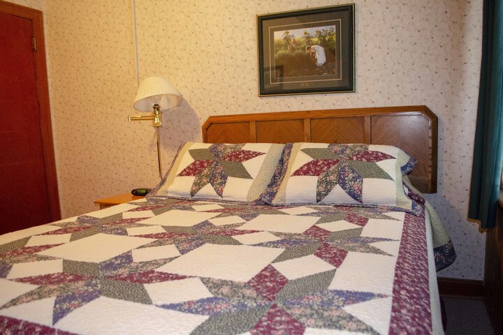 Room 27 of 93
