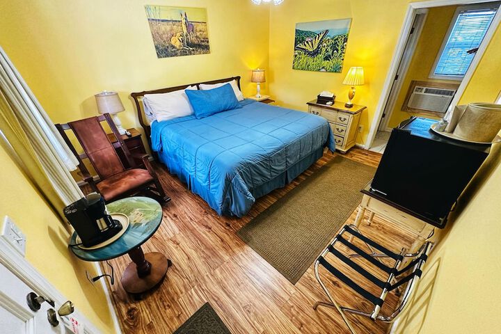Room 3 of 21