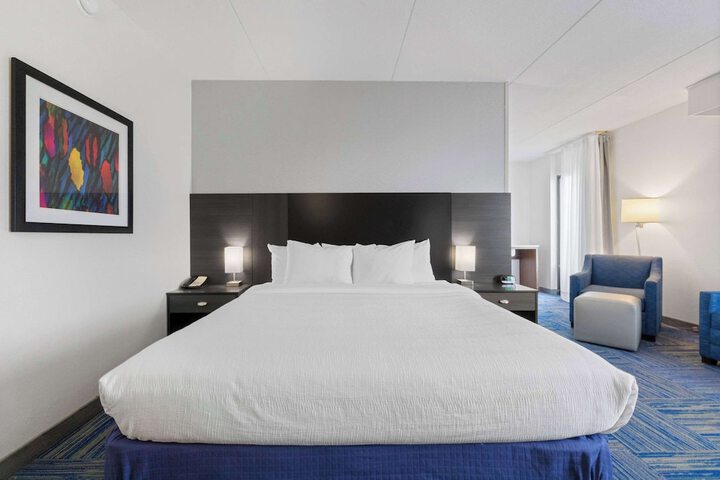Room 42 of 62