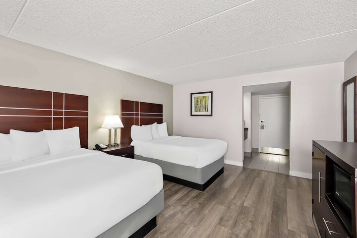 Best Western Luxbury Inn Fort Wayne
