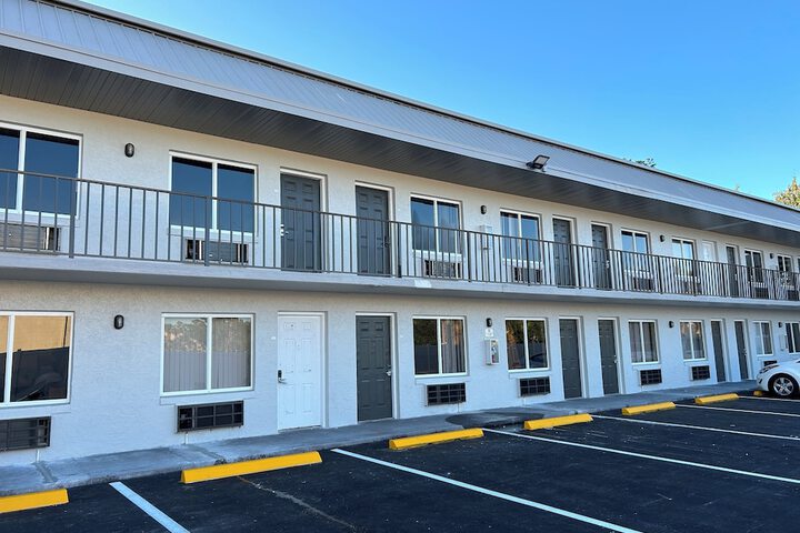 Hotel 2 of 32