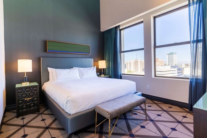 Room 21 of 53