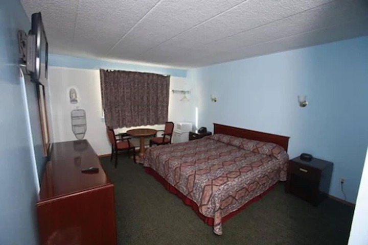 Room 26 of 26