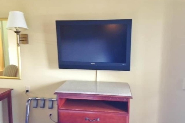 Room 12 of 28