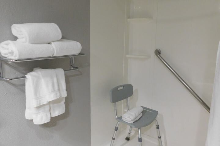 Room 32 of 57