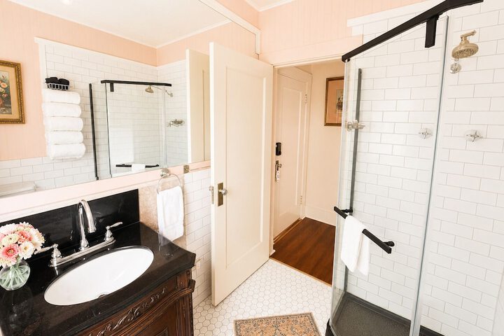 Glen Morey Country House B & B Inn