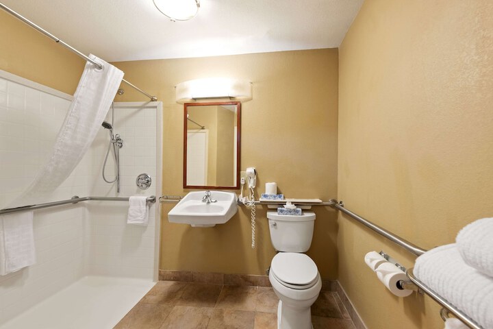 Room 14 of 38