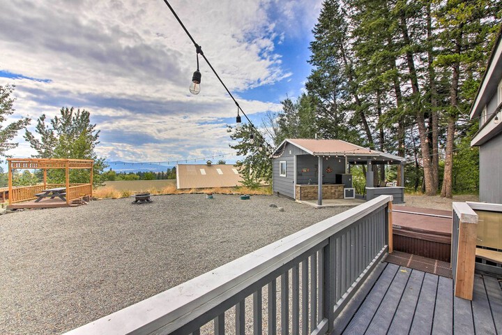 Eureka Tiny Home w / Hot Tub & Community Beach!