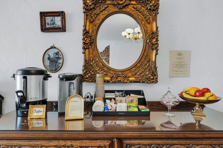 Breakfast/Coffee Service 185 of 188