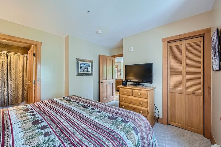 Room 17 of 36