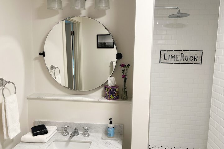 LimeRock Inn