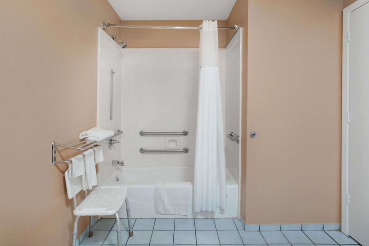 Room 12 of 17