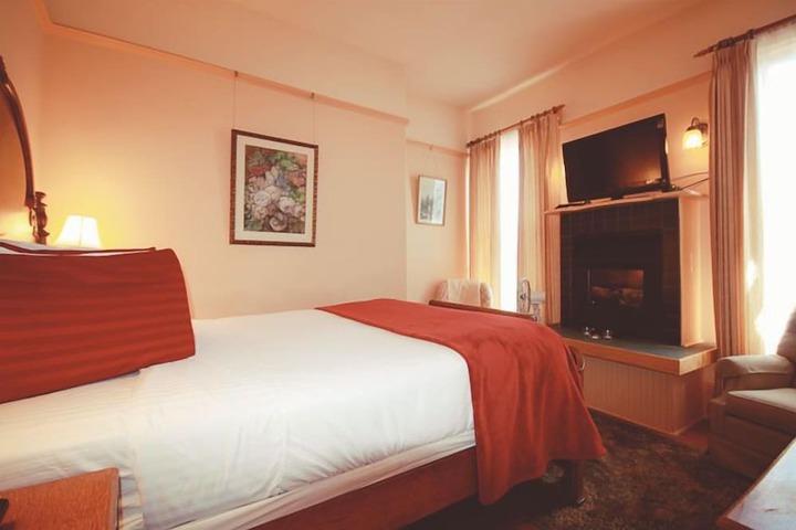 Room 38 of 58
